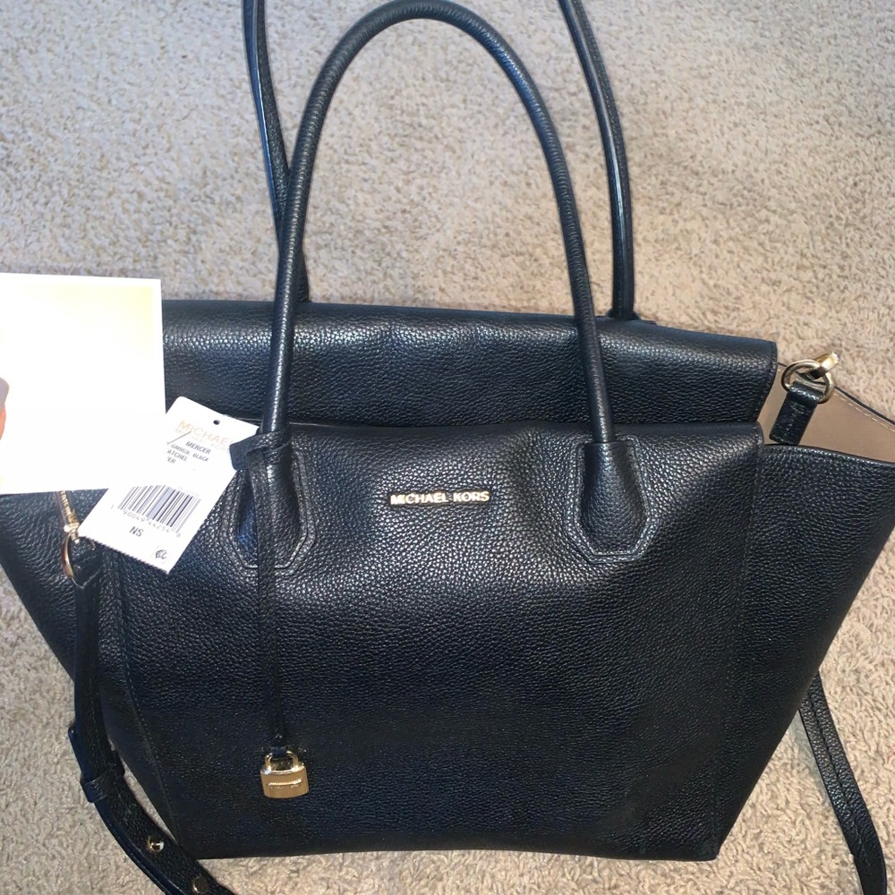GORGEOUS Black Michael Kors purse - Picture 6 of 8